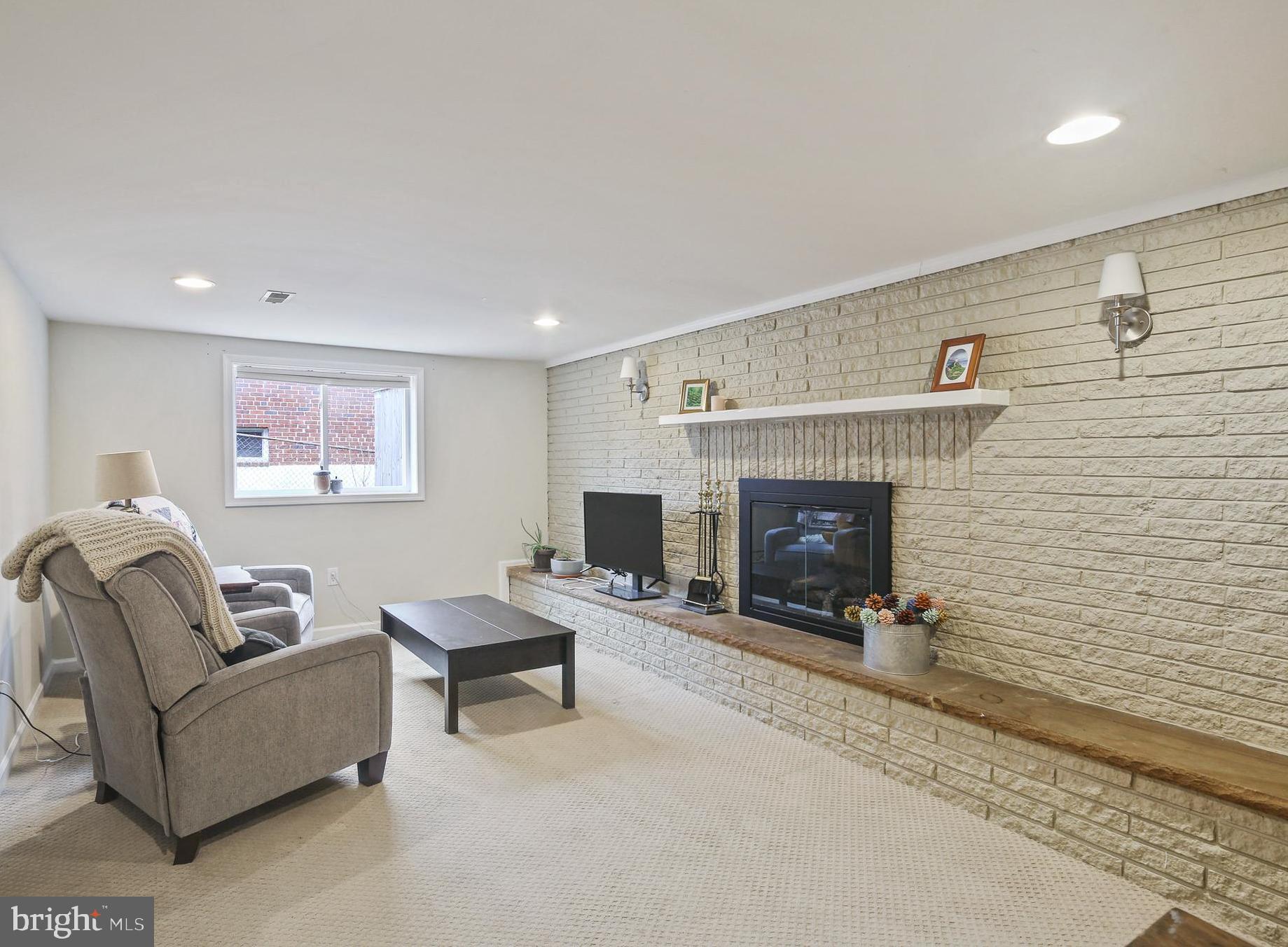 WHEATON FOREST - Residential