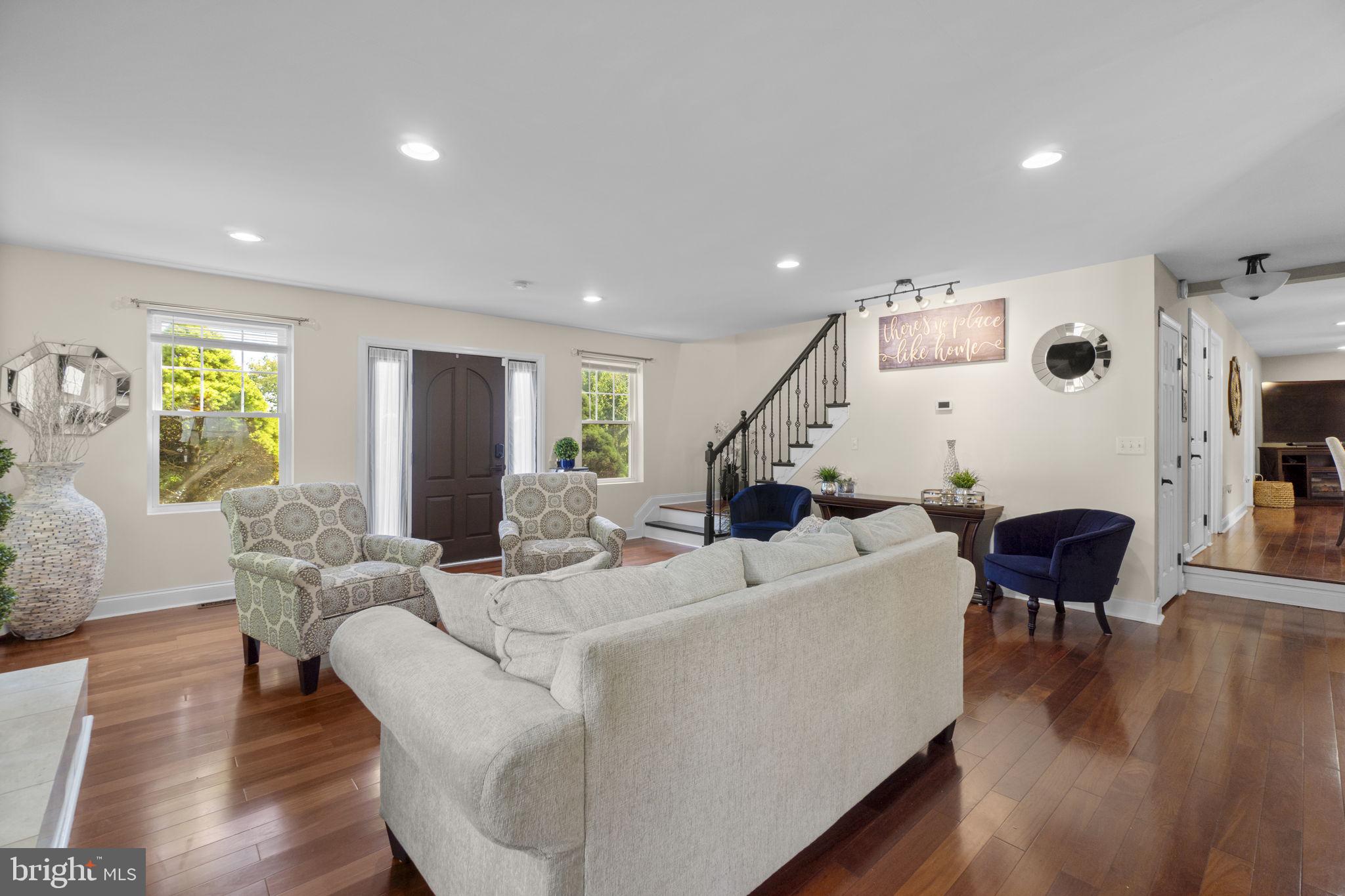 76 FEATHERBED LANE