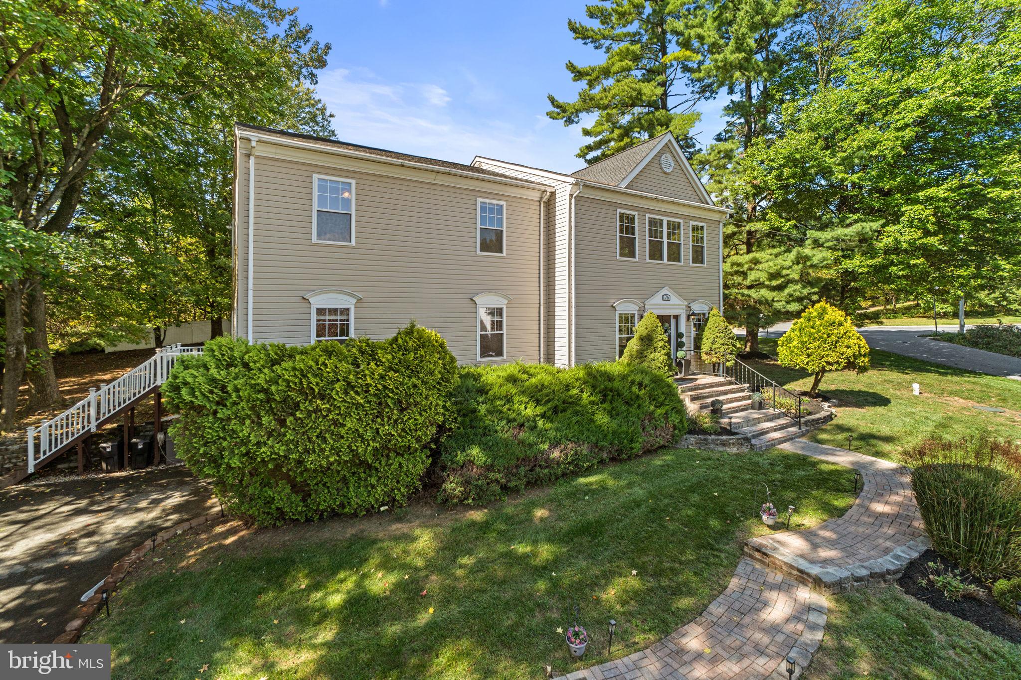 76 FEATHERBED LANE
