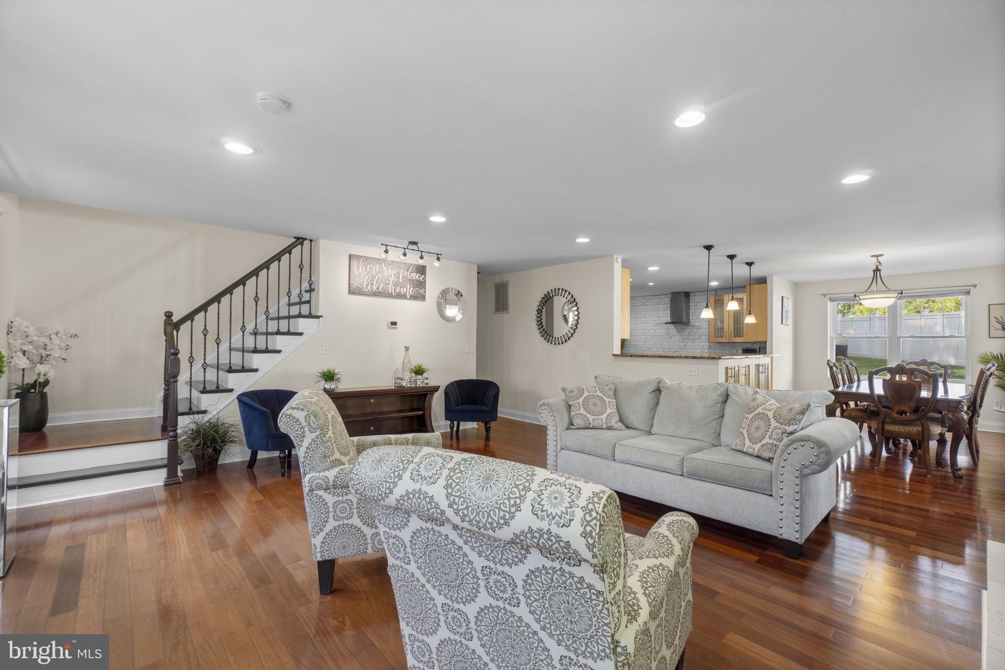 76 FEATHERBED LANE