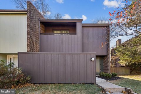 2015 WETHERSFIELD COURT RESTON VA 20191