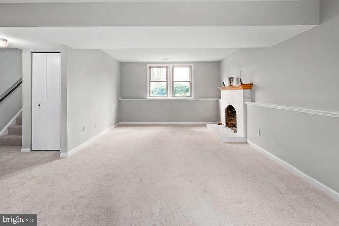 FOX MILL ESTATES - Residential