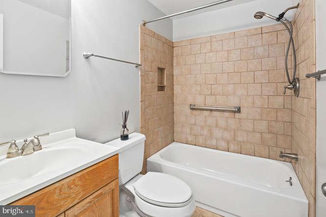 FOX MILL ESTATES - Residential