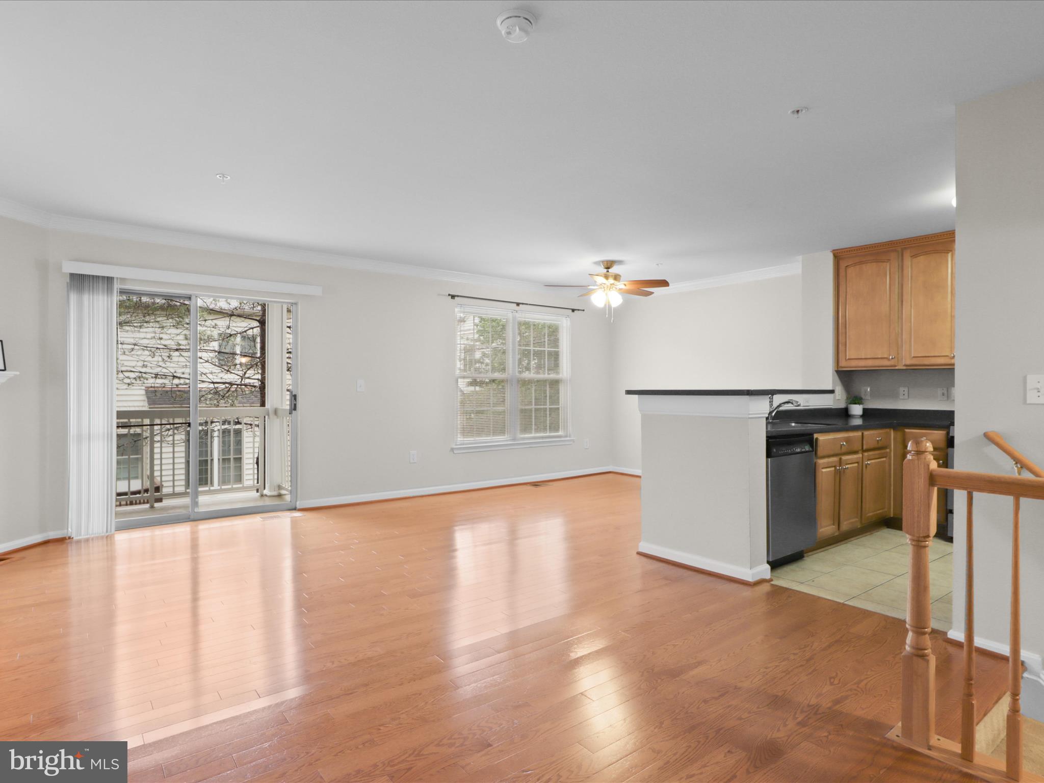 4574 SUPERIOR SQUARE