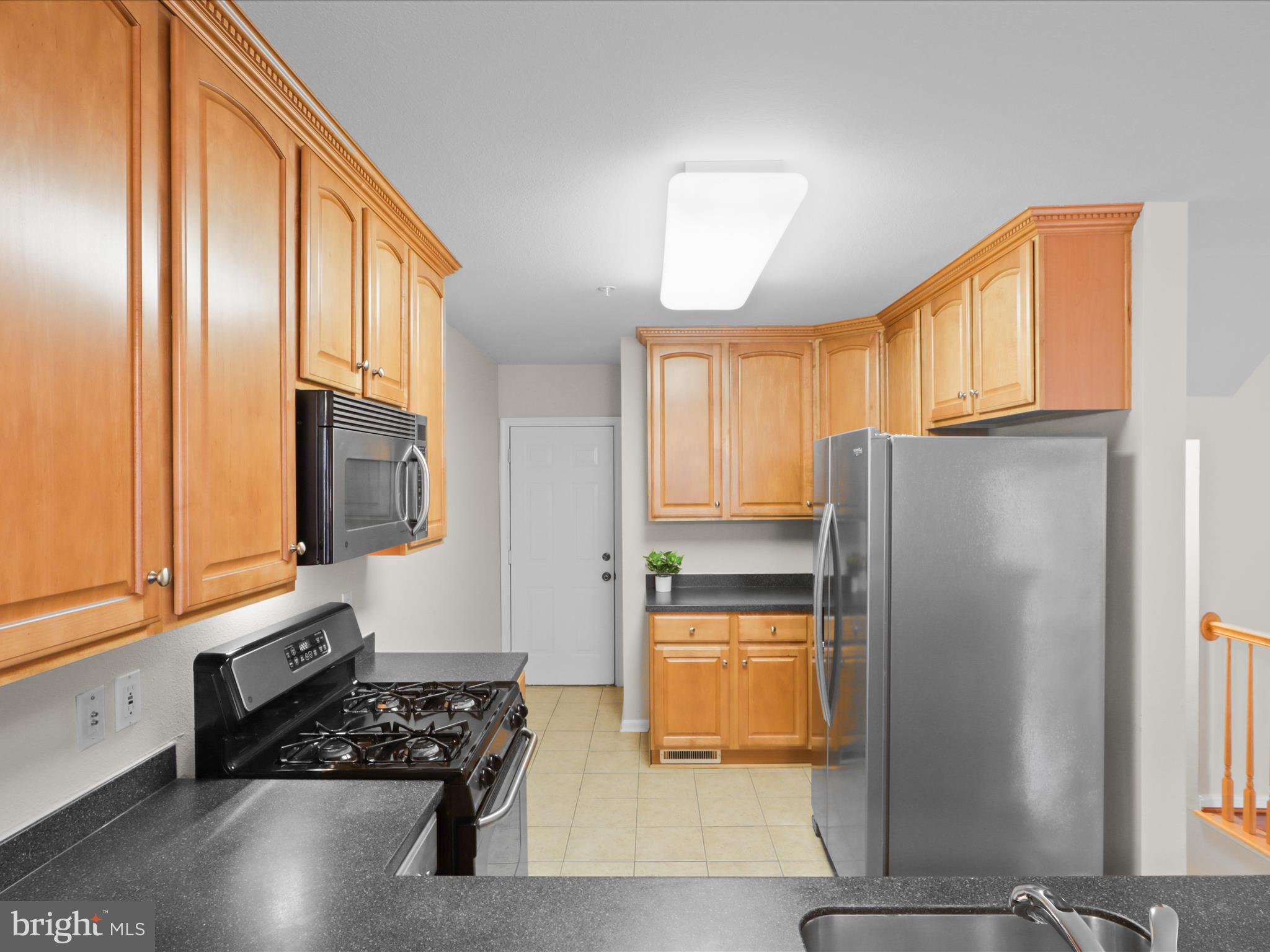 4574 SUPERIOR SQUARE