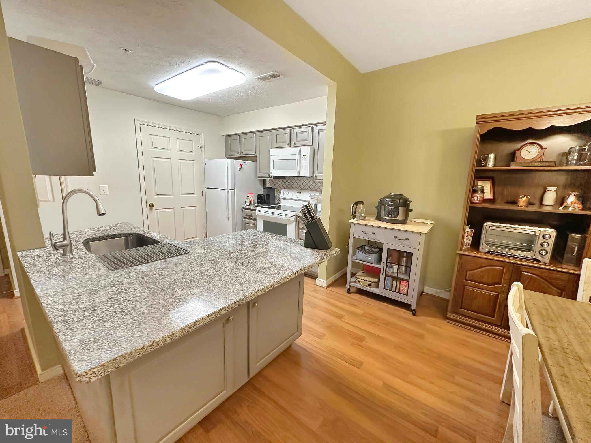 RIVERGATE - Residential