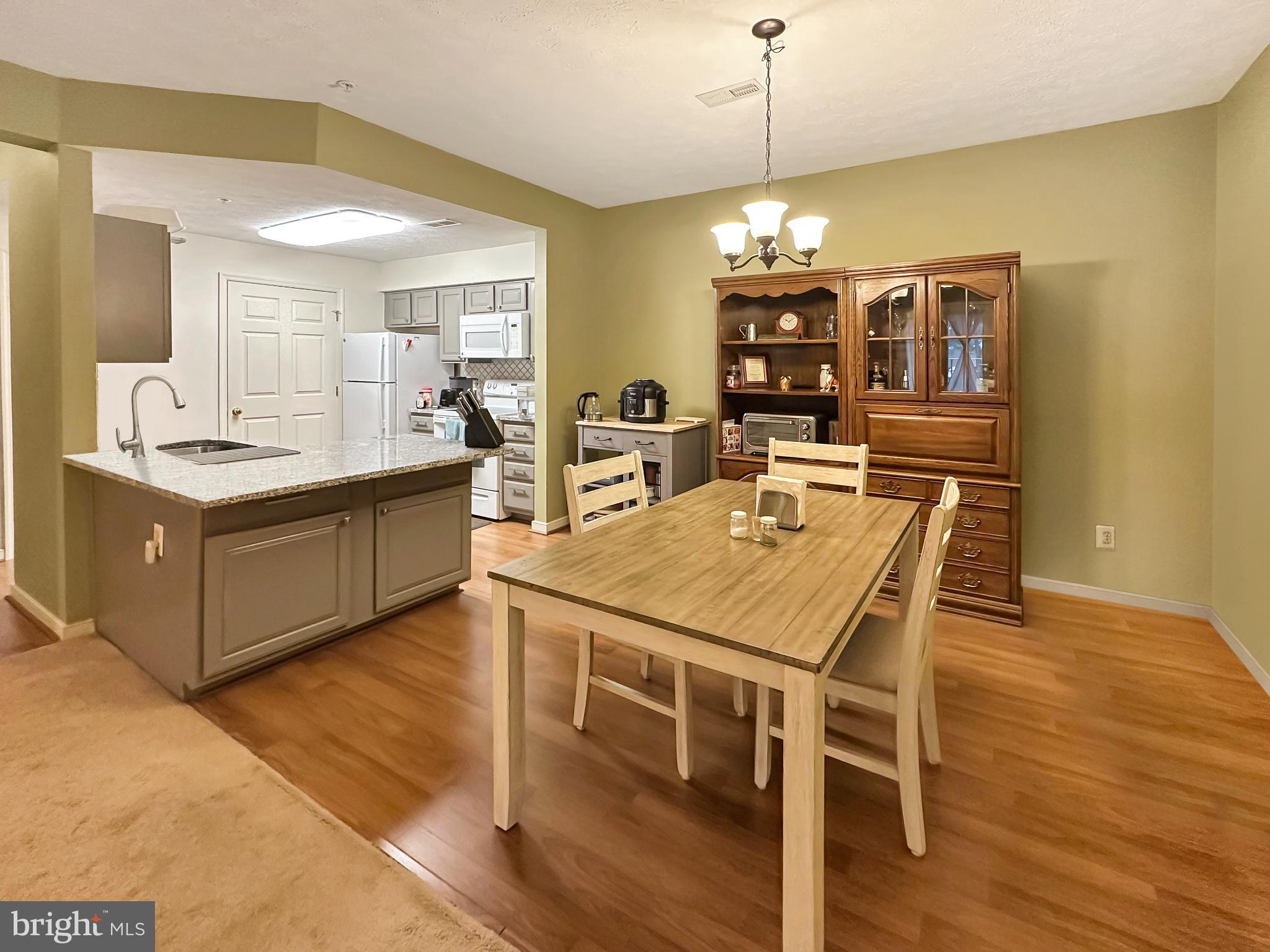 RIVERGATE - Residential