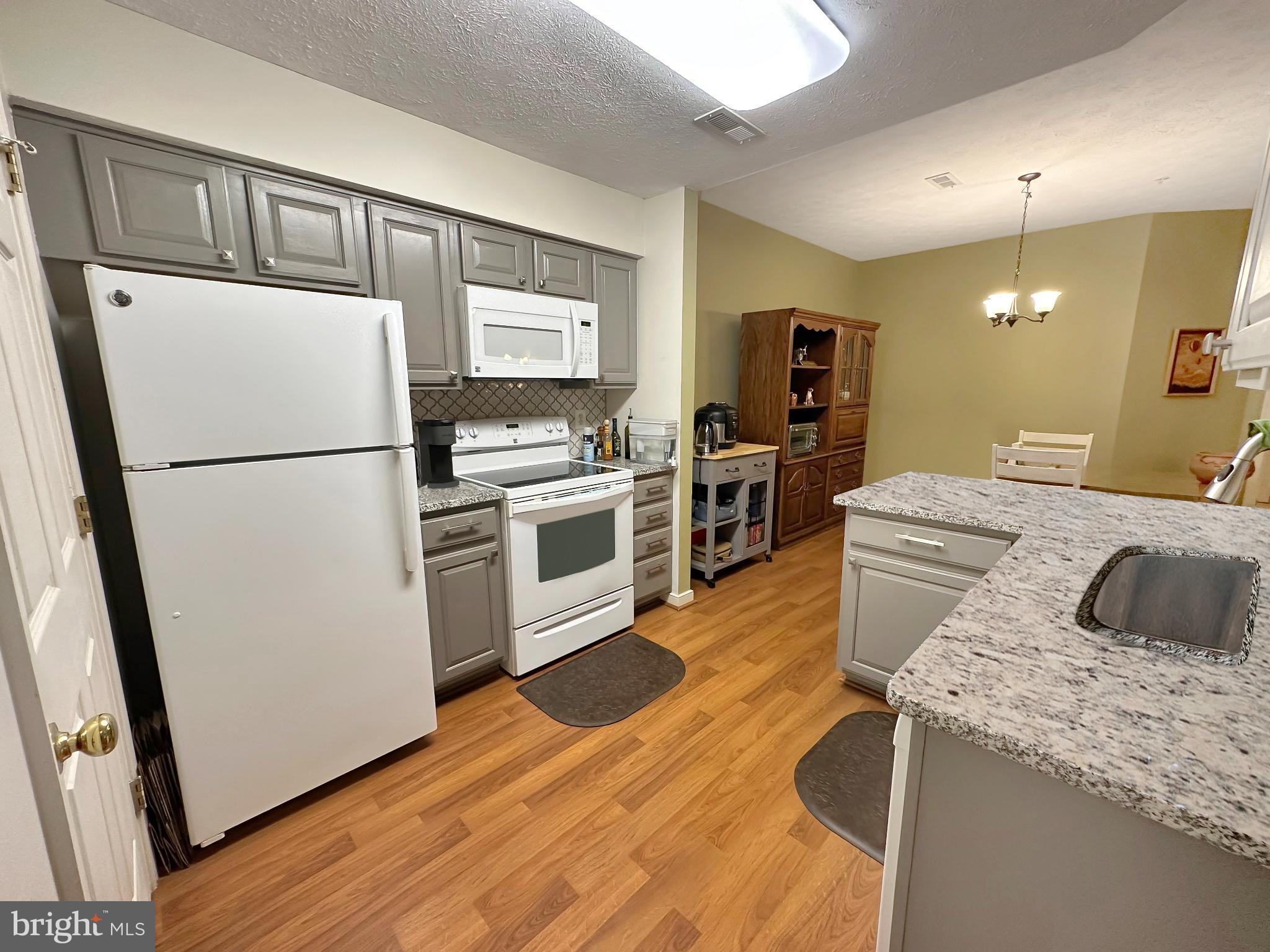 RIVERGATE - Residential