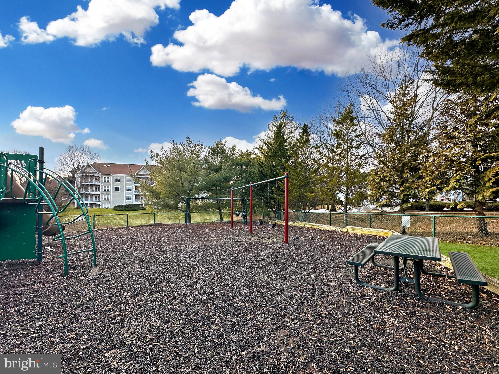 RIVERGATE - Residential