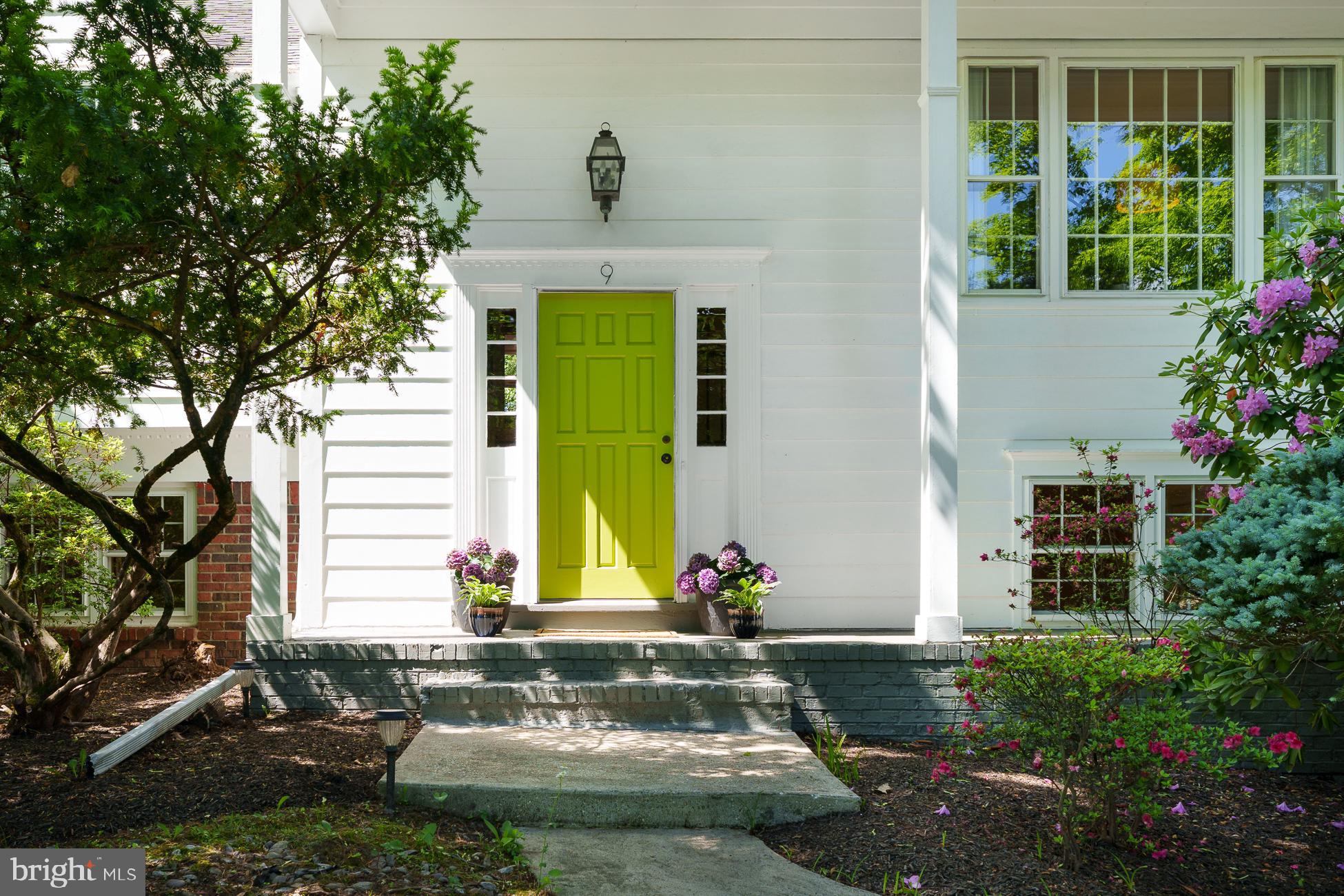 9 LAUREL WOOD