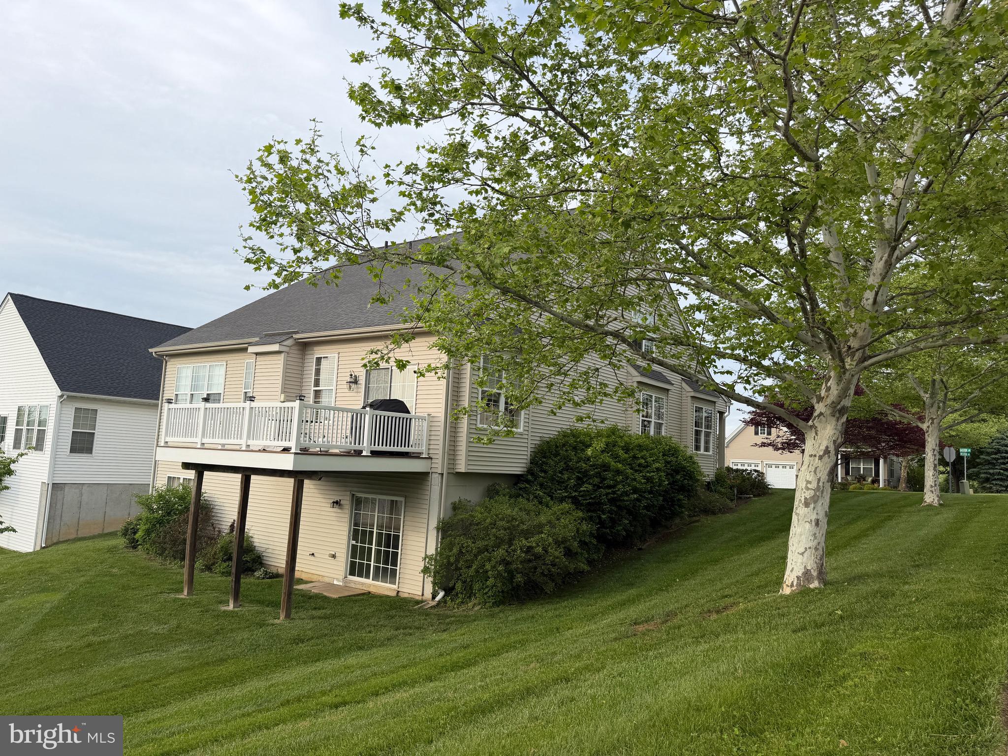 VILLAGES AT HILLVIEW - Residential