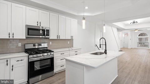 Townhouse For Sale - 915 N Montford Avenue<br/> BALTIMORE, MD 21205