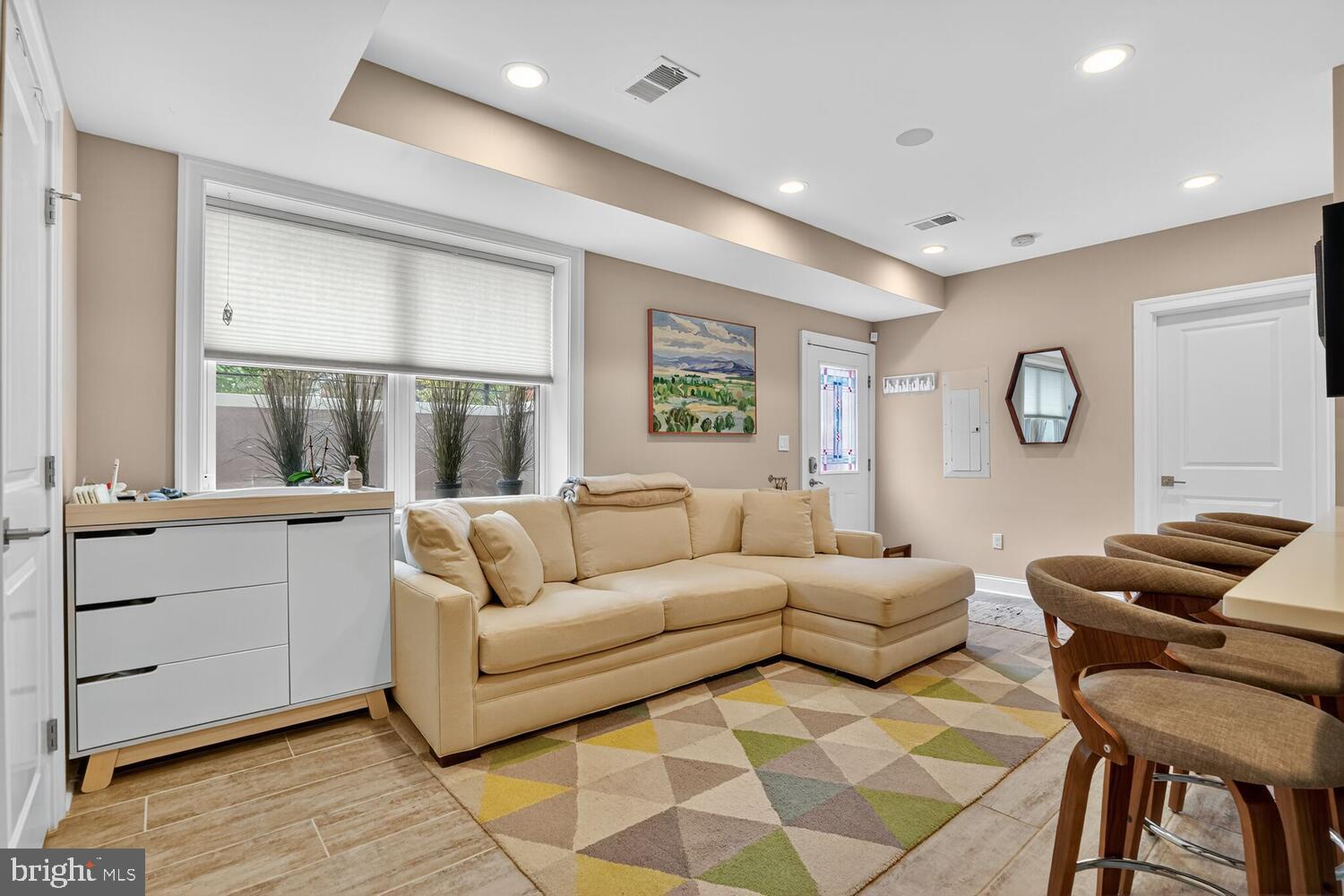 1014 10TH STREET NE 1