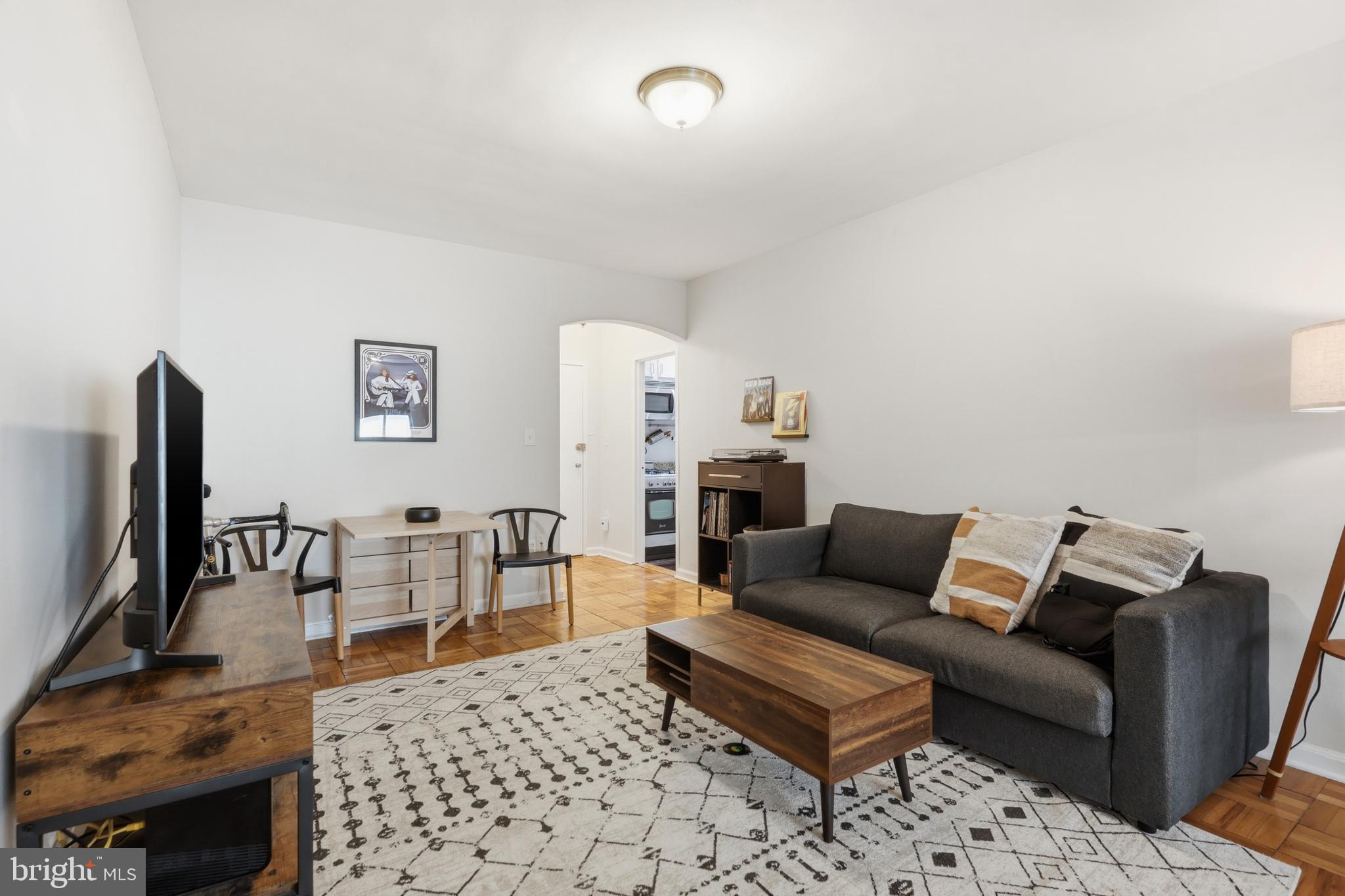 1 SCOTT CIRCLE NW 616