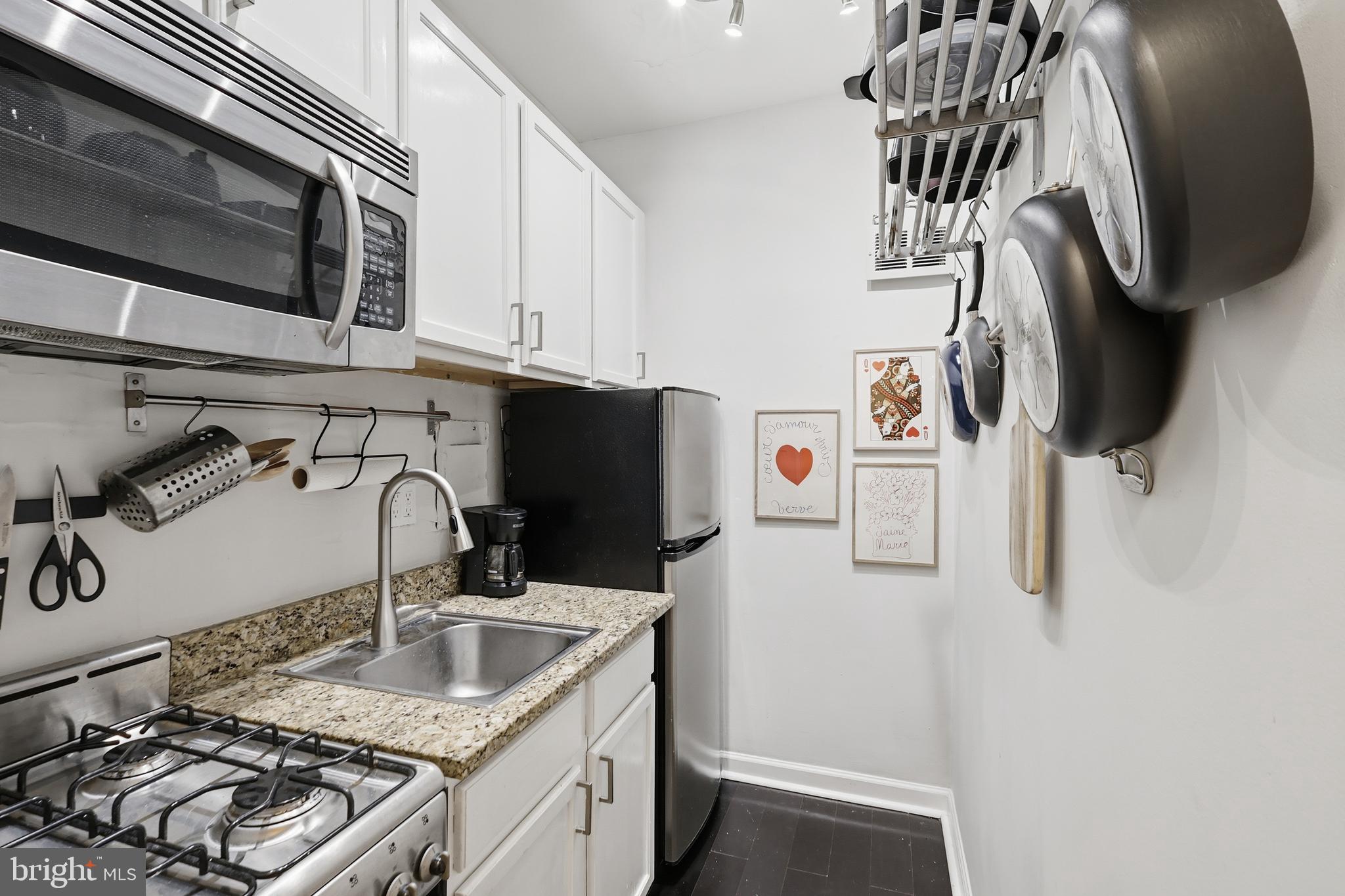 1 SCOTT CIRCLE NW 616