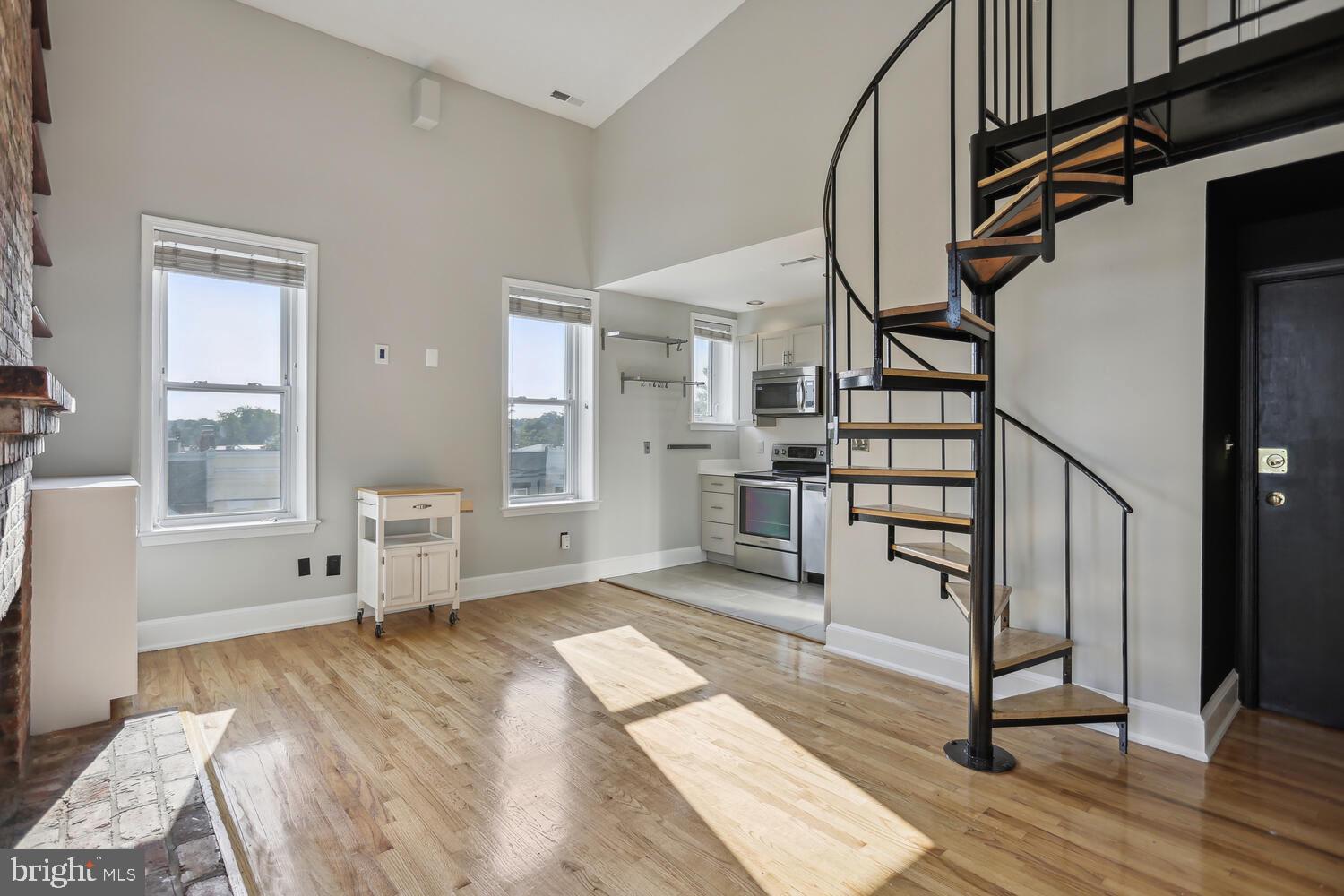 676 4TH STREET NE 402
