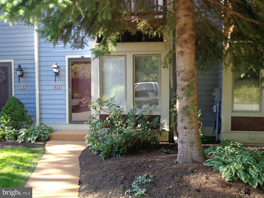 Like new townhouse just steps from slope access.Remodeled with upscale finishings. New kitchen cabinets,,granite,S S appliances.3 new baths,vanities,light fixtures.New Hardwoods on main level, paint and carpet throughout. New drywall,electric panal,baseboard heat,,air condioning systems,stone fireplace and deck boards.Turnkey with many new furnishings. Great Slope view with  poss.dock