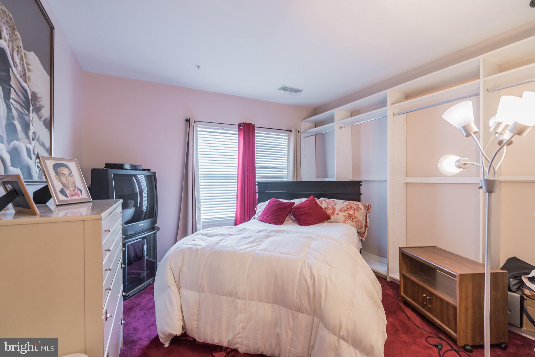 CAMERON GROVE - Residential