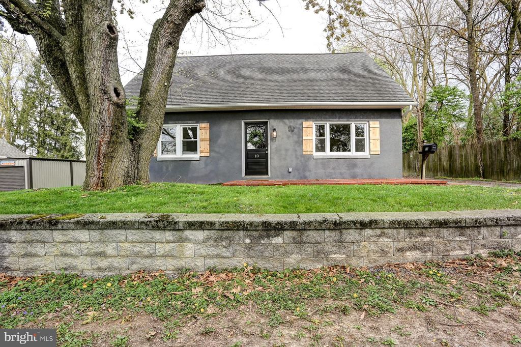 Photo of 10 Hoover Lane, Leola, PA 17540 (MLS # PALA2050672)