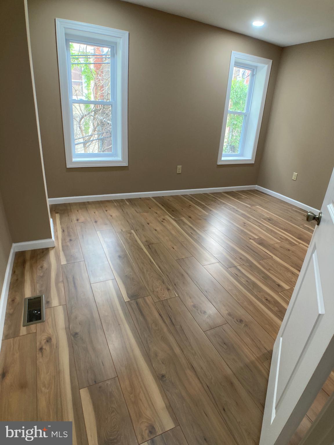 MILL CREEK - Residential