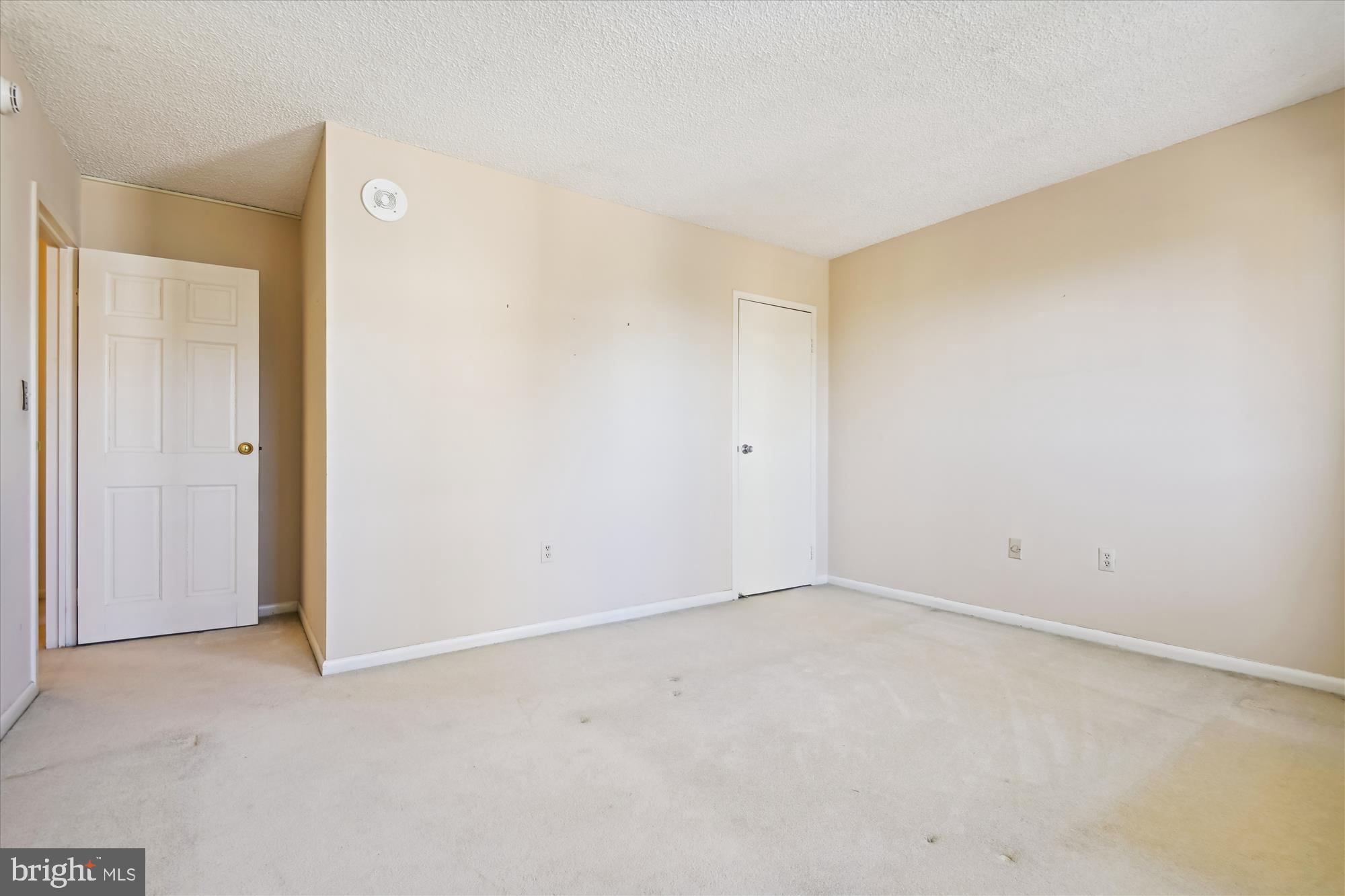 THE RIDGELY - Residential