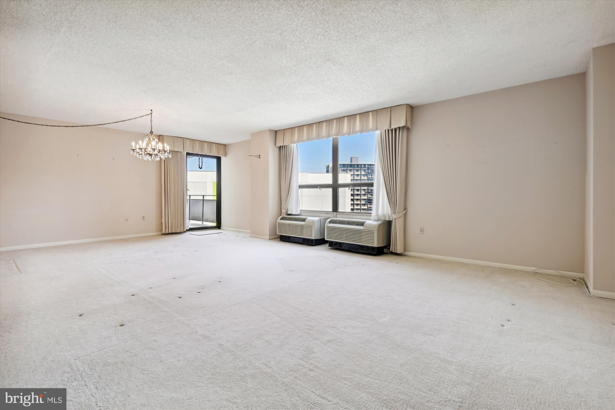 THE RIDGELY - Residential