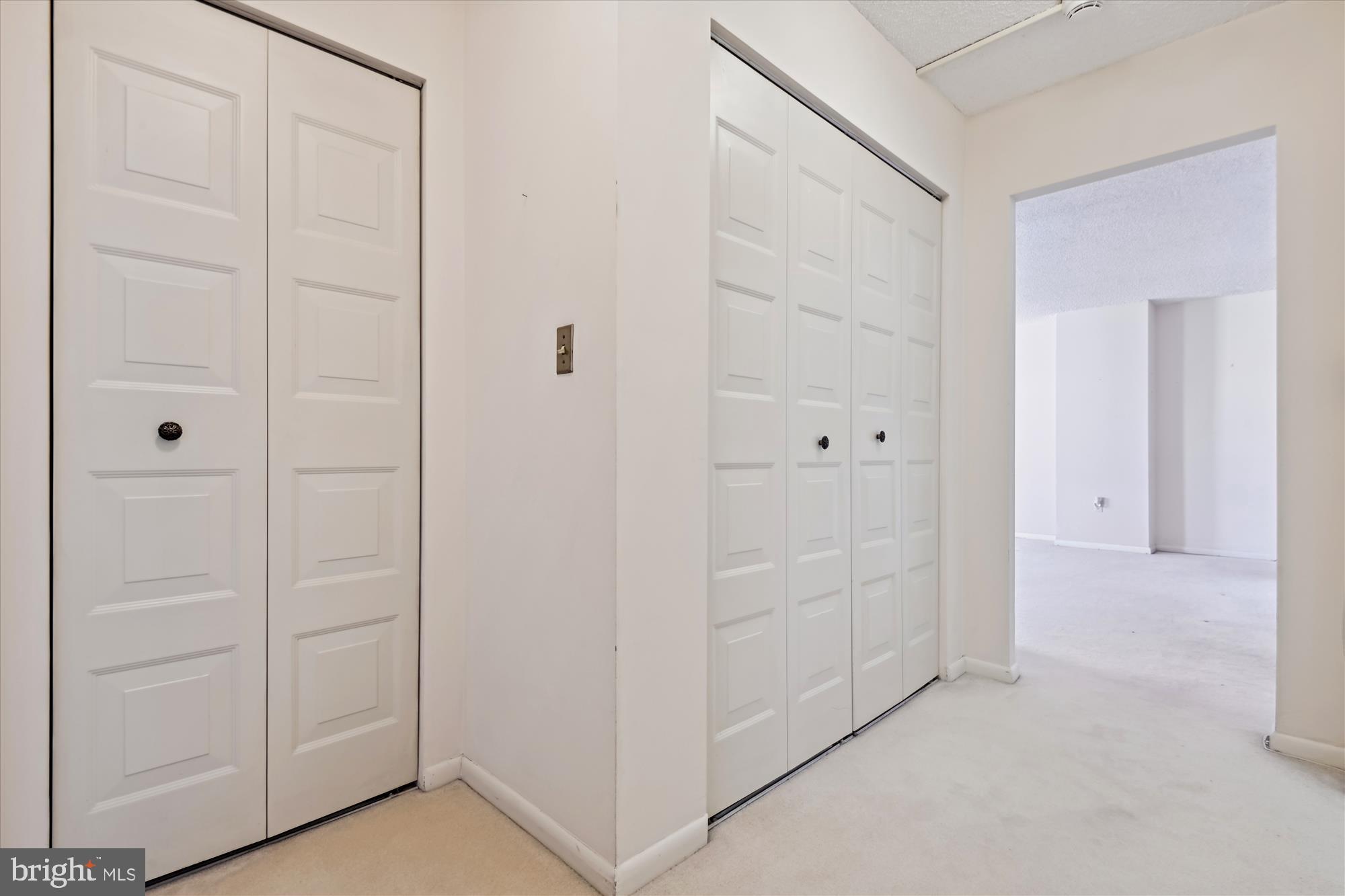 THE RIDGELY - Residential