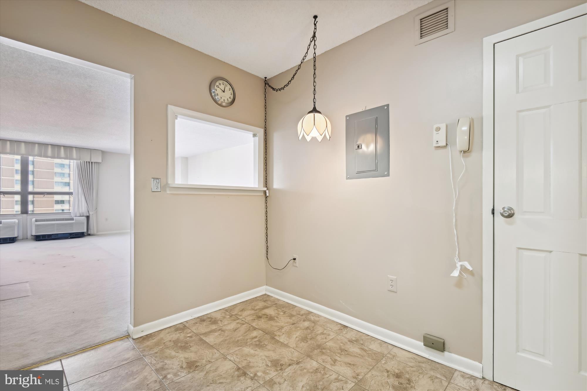 THE RIDGELY - Residential