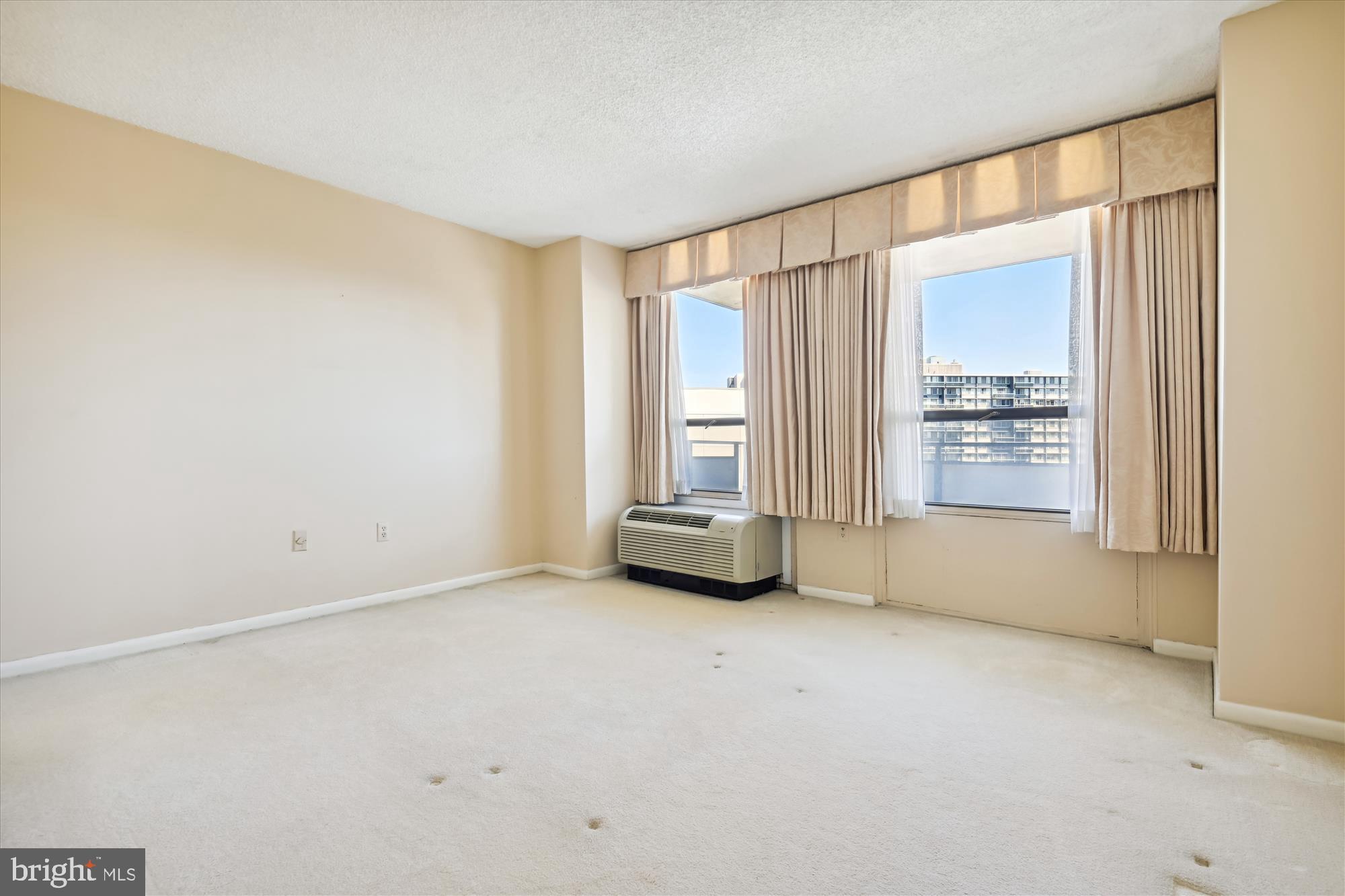 THE RIDGELY - Residential