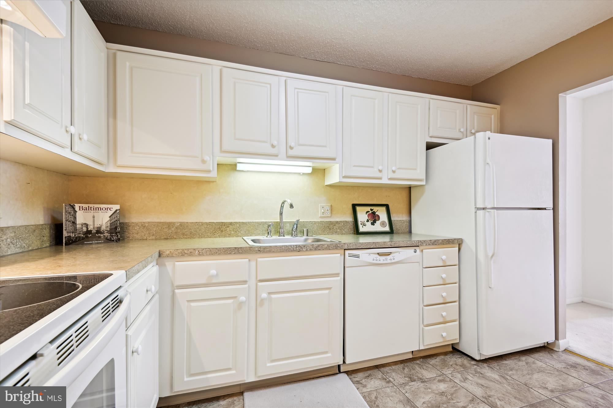 THE RIDGELY - Residential