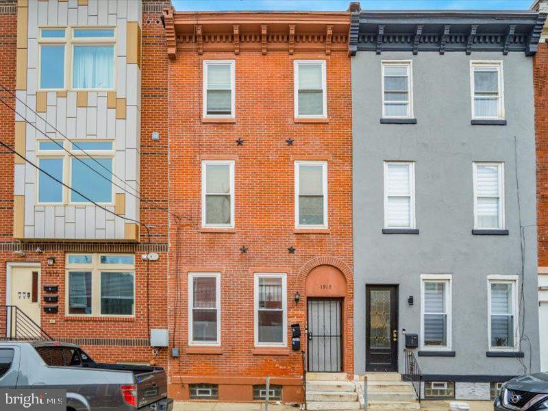 1912 Ingersoll Street, 2 units