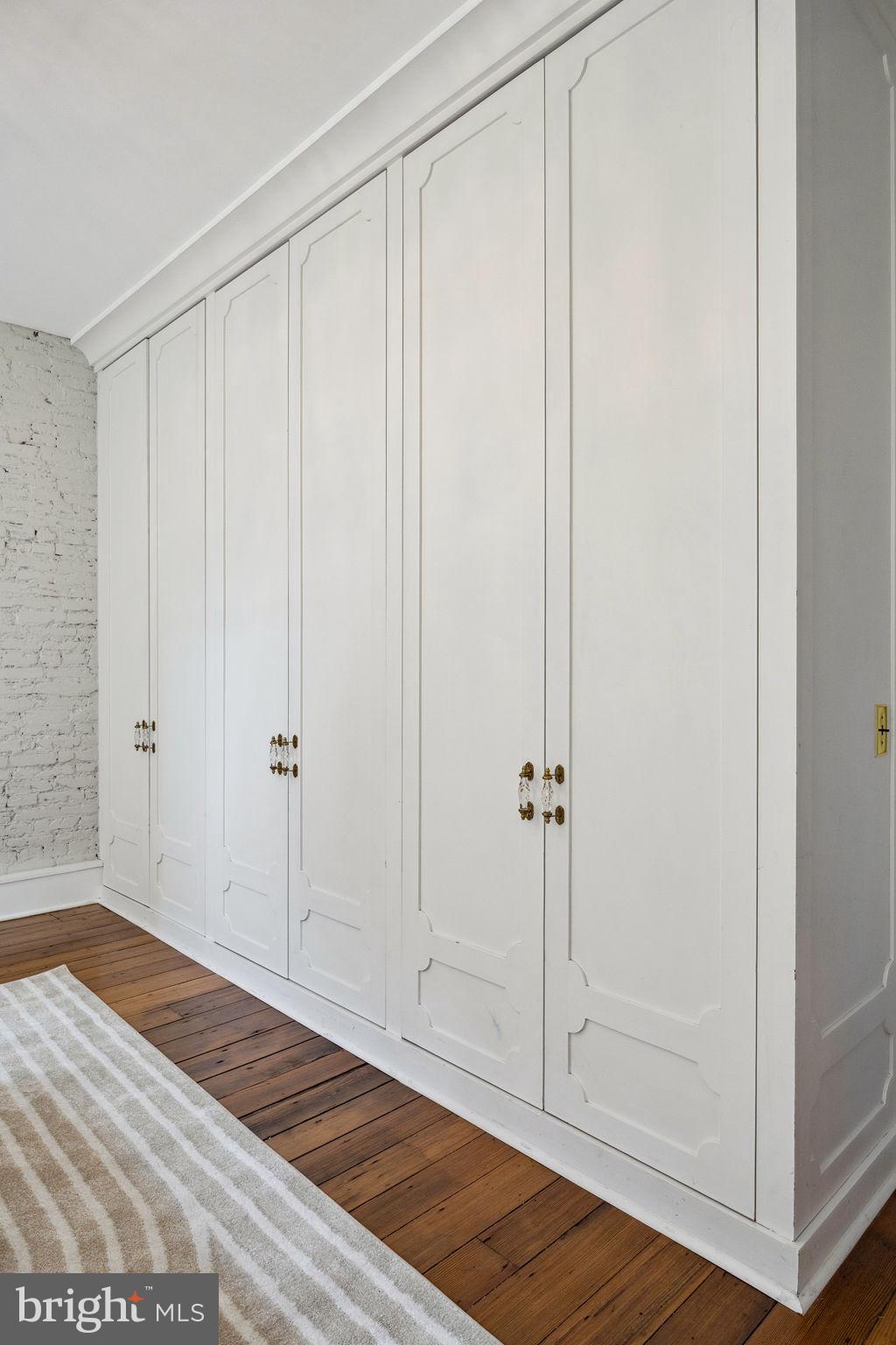 SOCIETY HILL - Residential