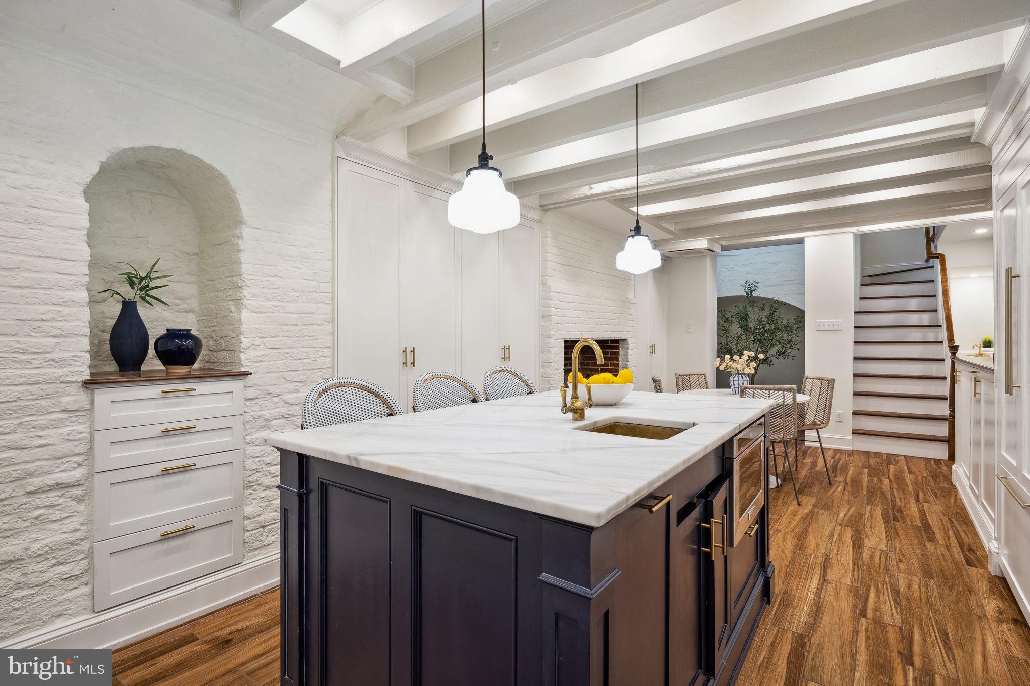 SOCIETY HILL - Residential