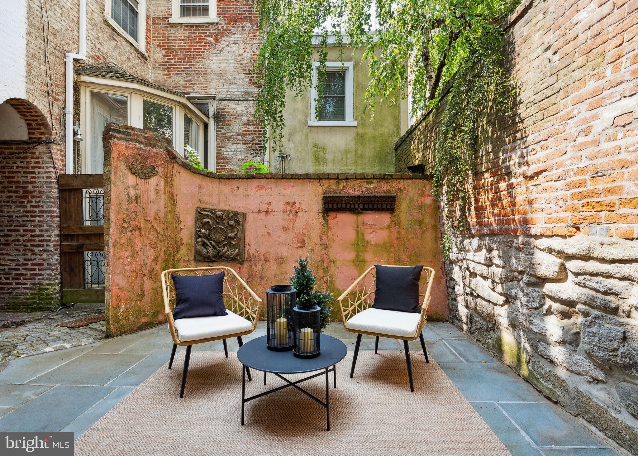 SOCIETY HILL - Residential