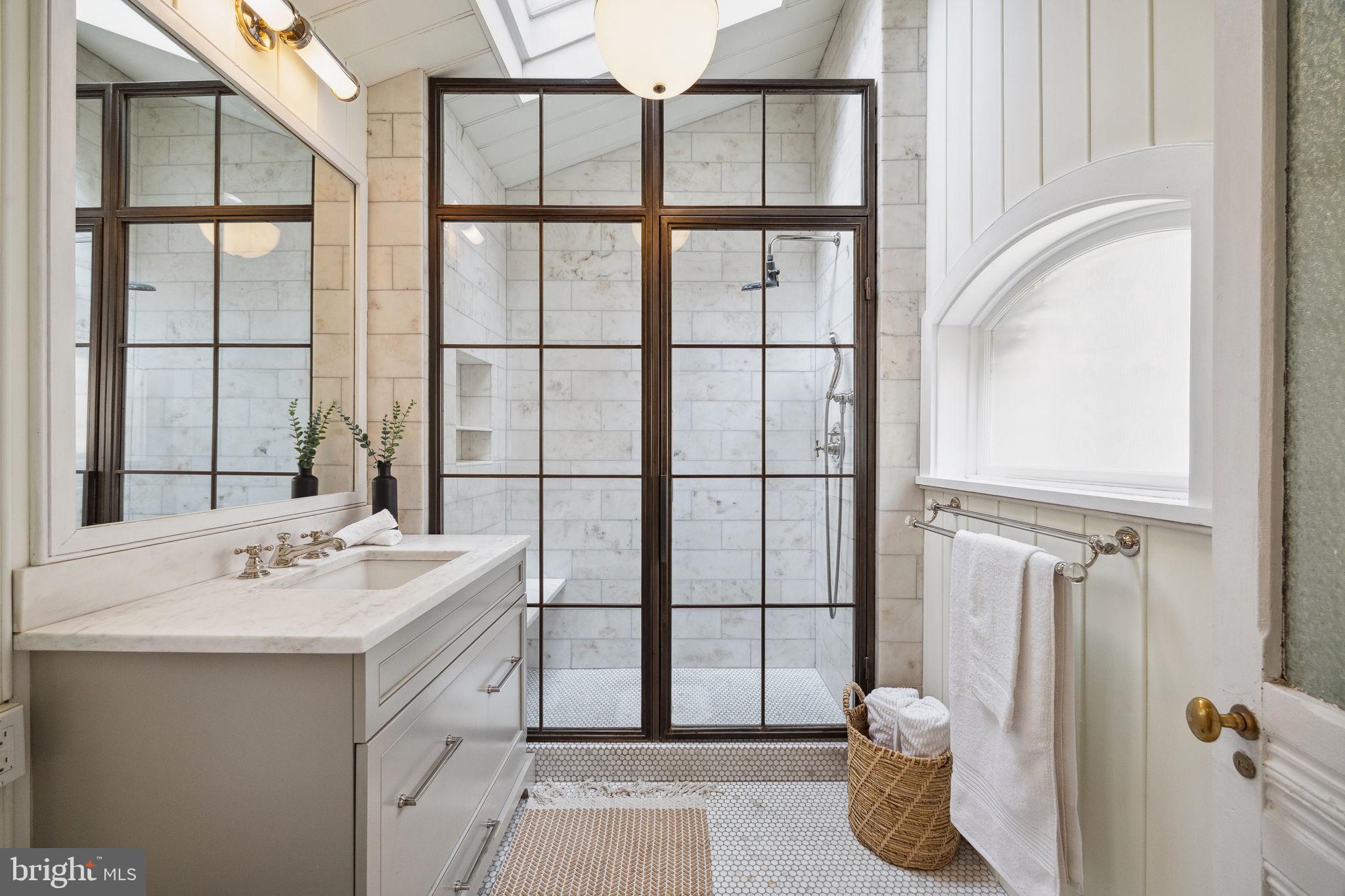 SOCIETY HILL - Residential