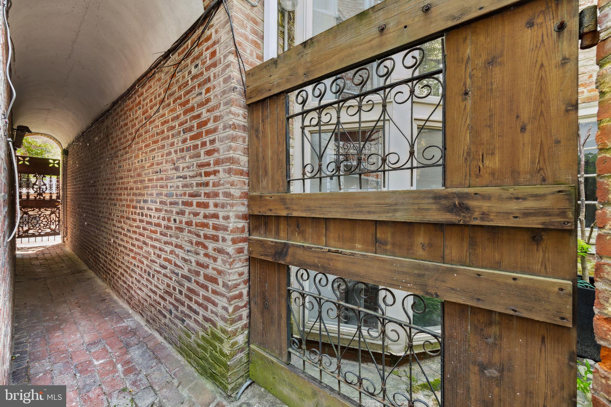 SOCIETY HILL - Residential