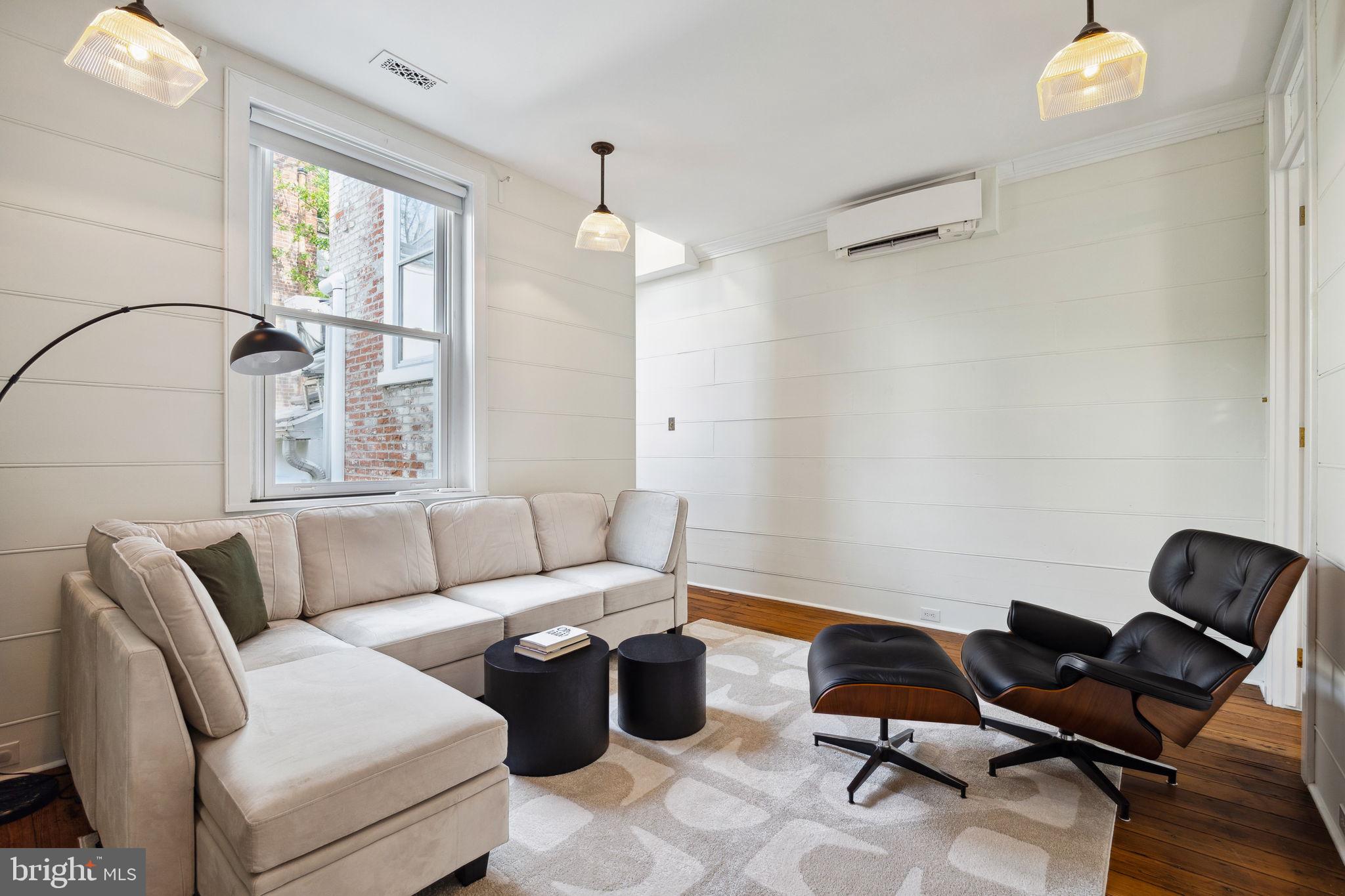 SOCIETY HILL - Residential