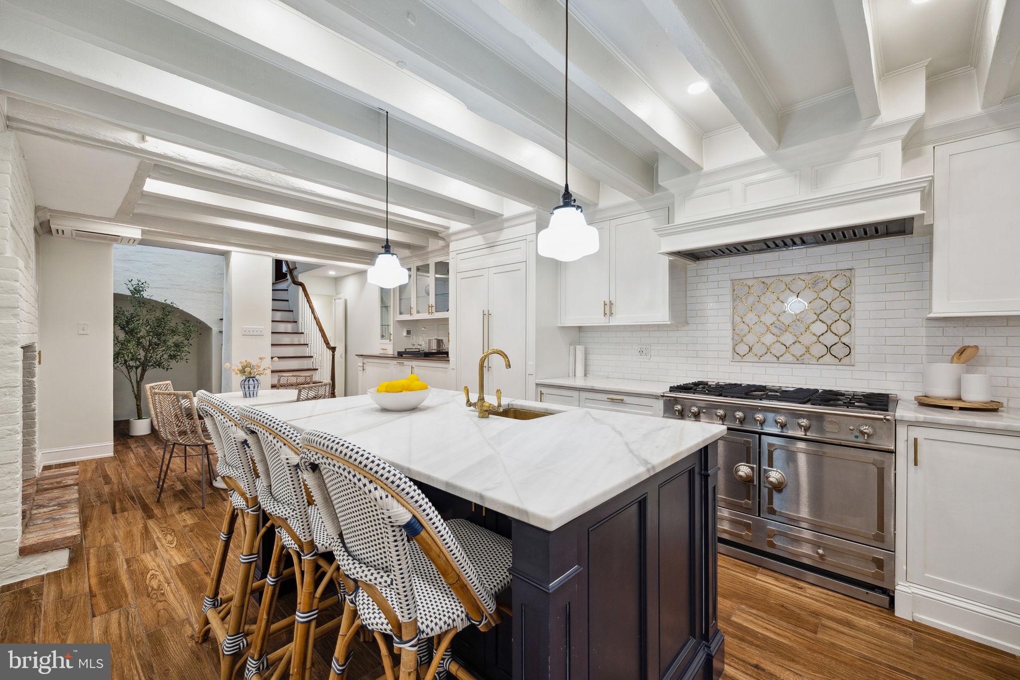 SOCIETY HILL - Residential