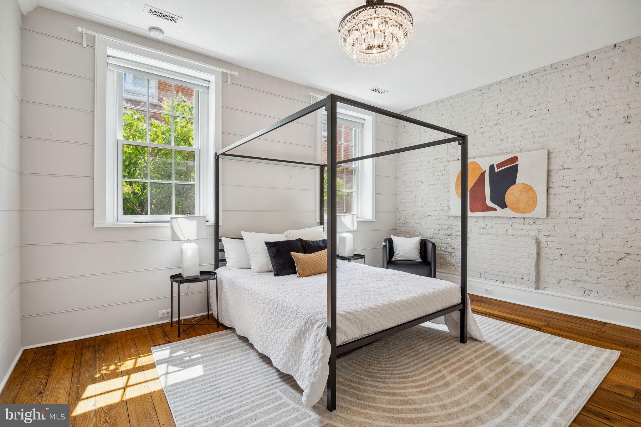 SOCIETY HILL - Residential