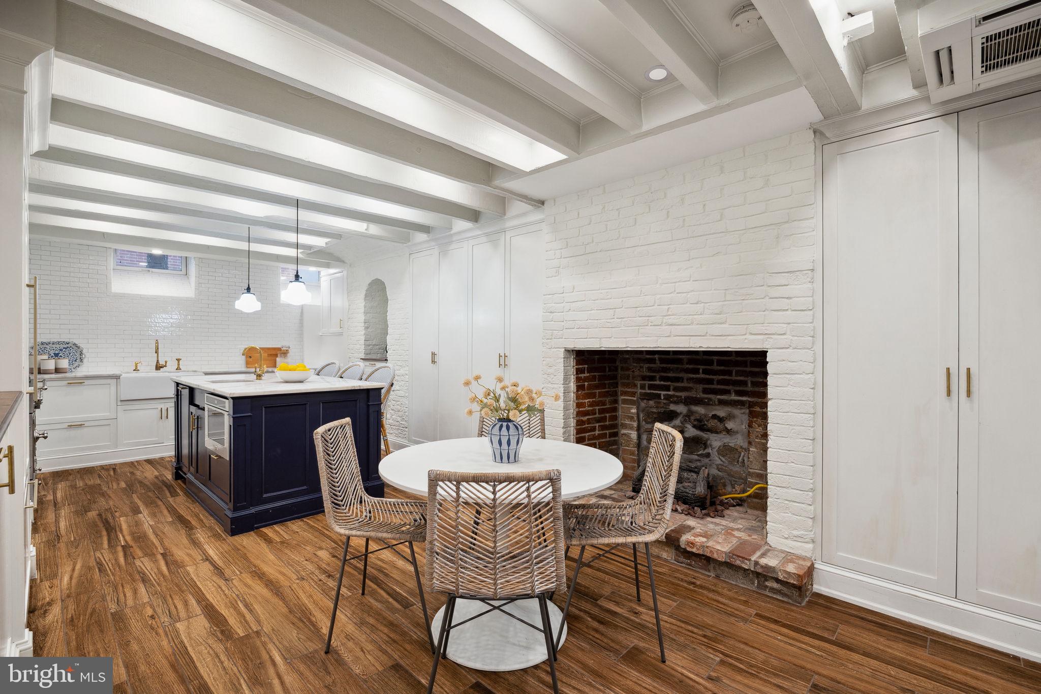 SOCIETY HILL - Residential