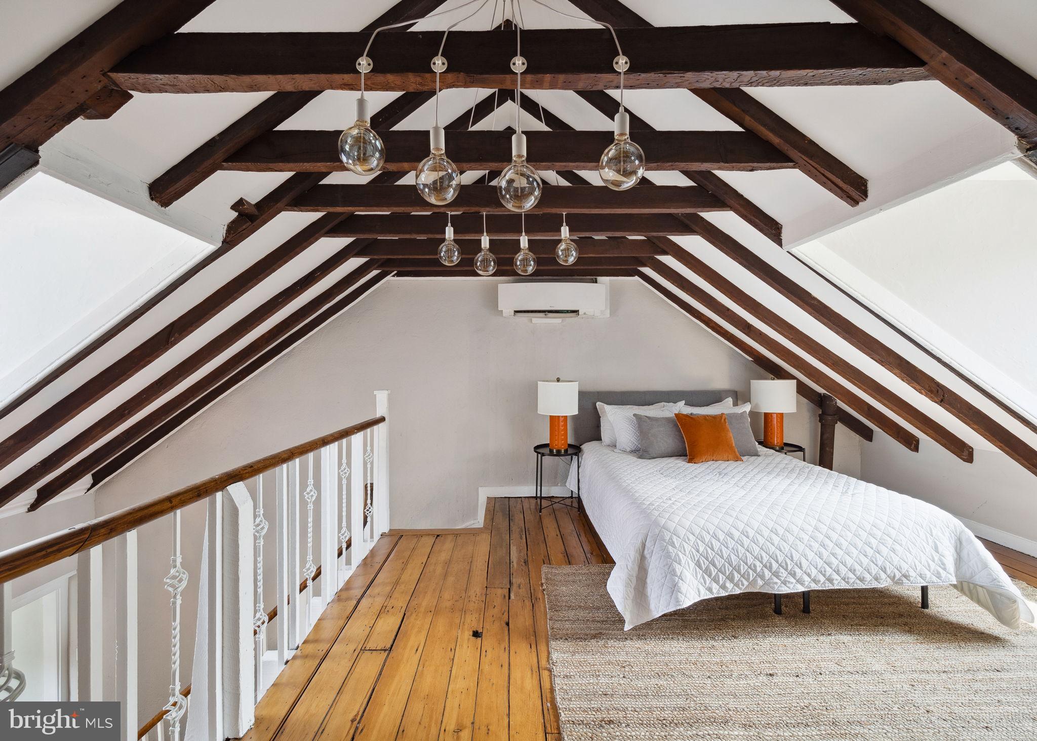 SOCIETY HILL - Residential