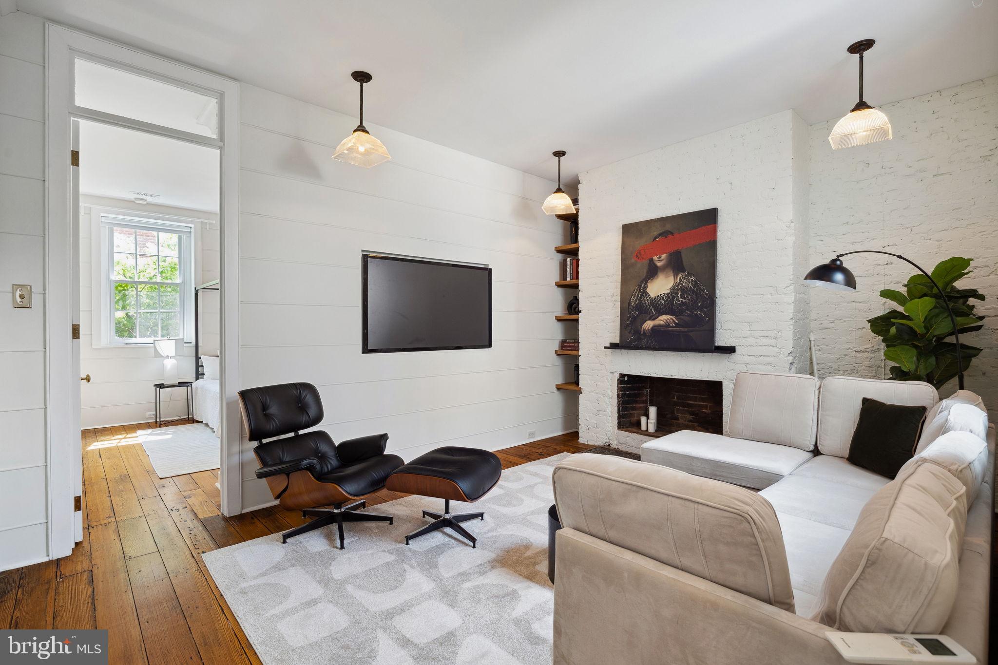 SOCIETY HILL - Residential