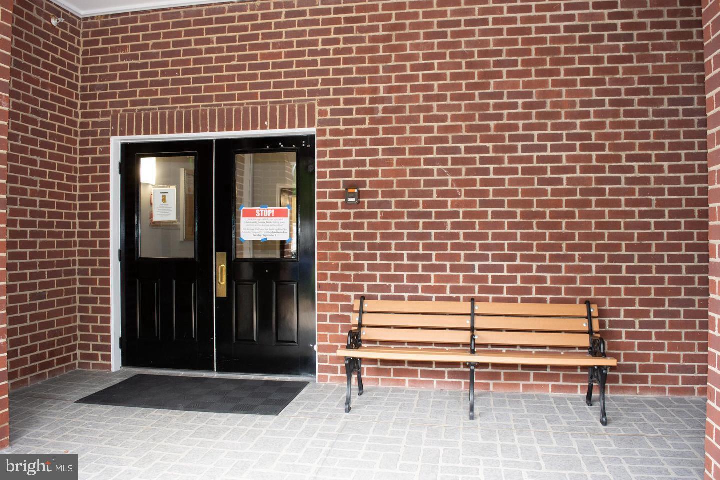 GATES OF MCLEAN - Residential