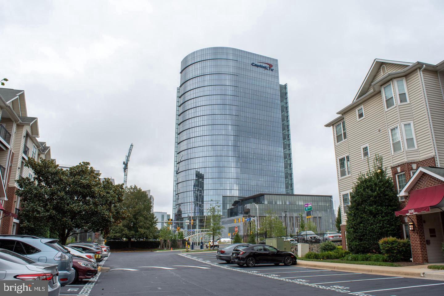 GATES OF MCLEAN - Residential