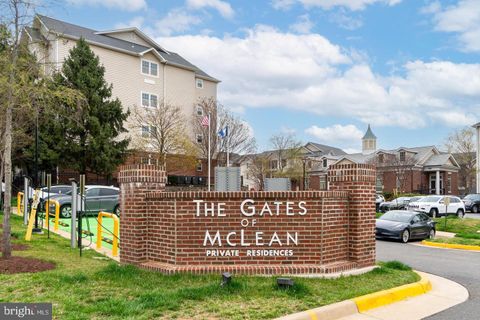 Property photo of 1521 Spring Gate Drive 10102, Mclean, VA 22102