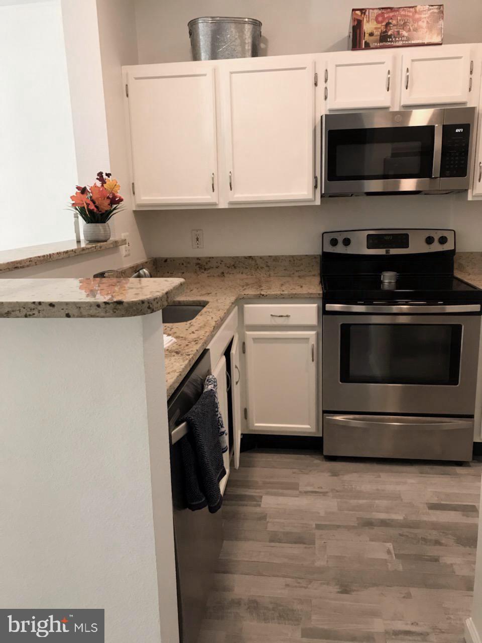 GATES OF MCLEAN - Residential