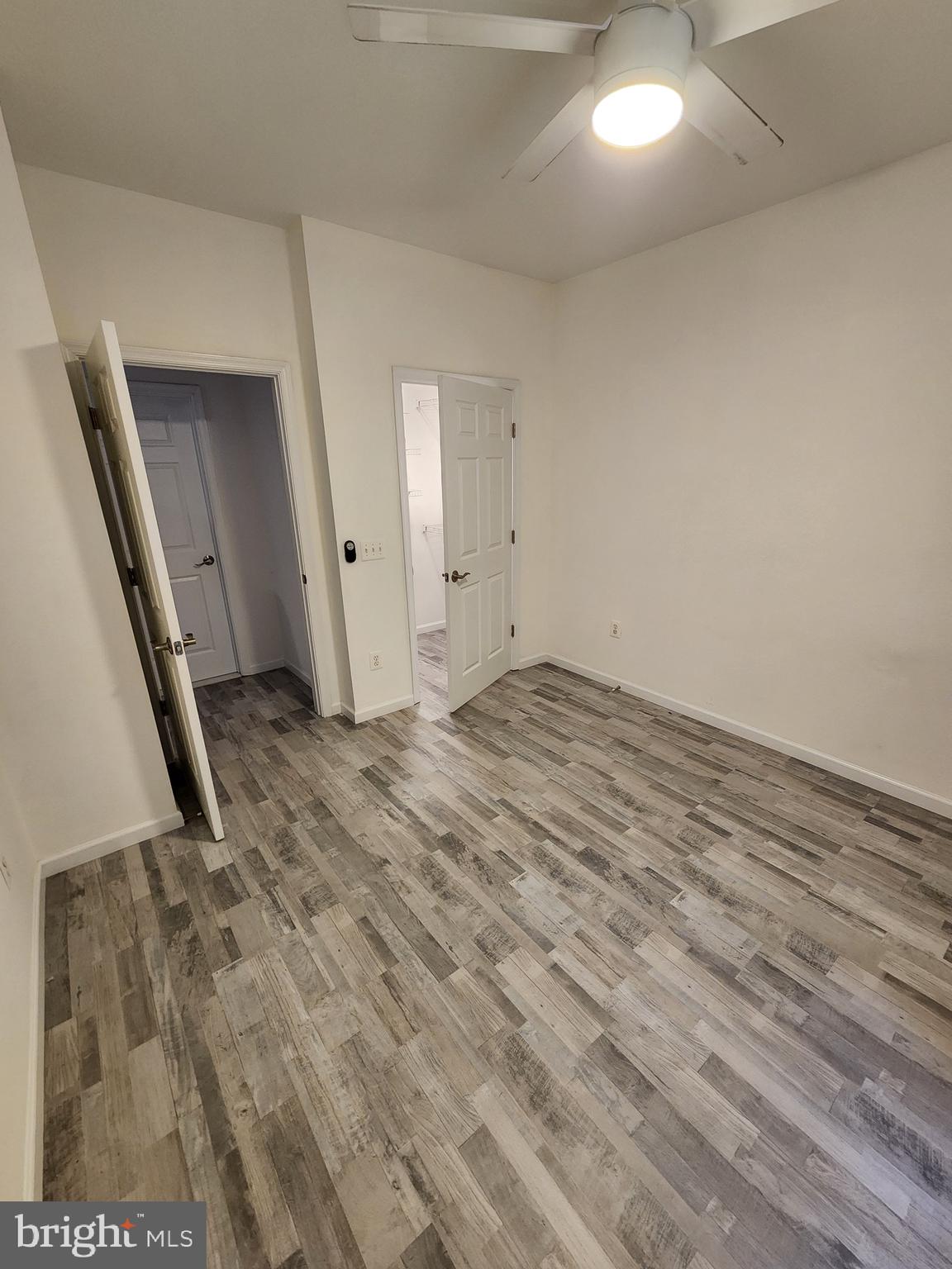 GATES OF MCLEAN - Residential