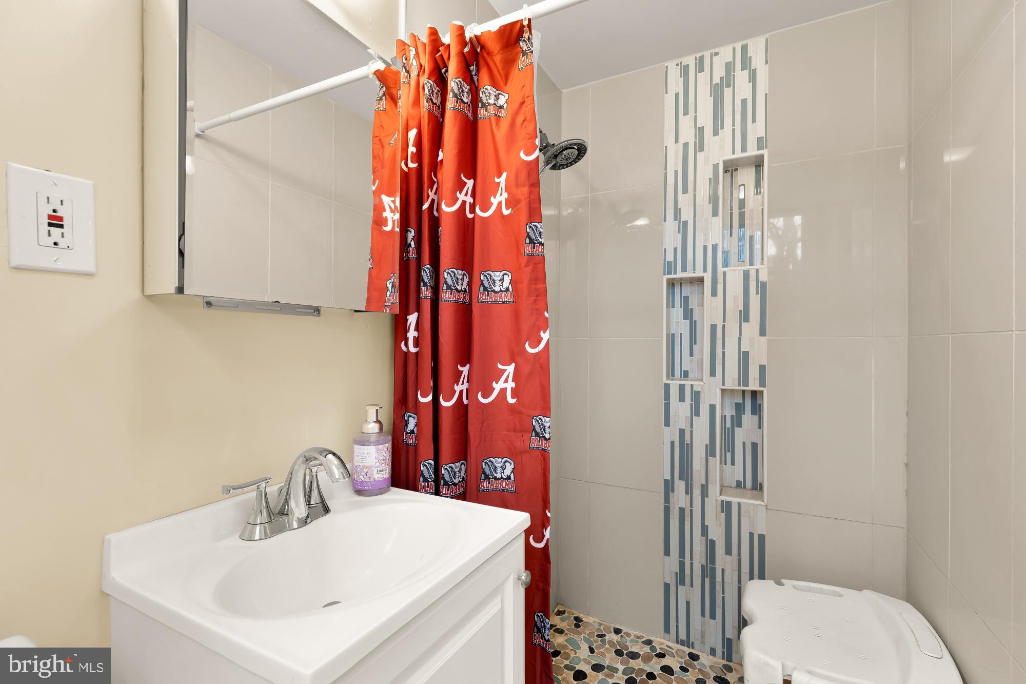 WOODBERRY FOREST - Residential