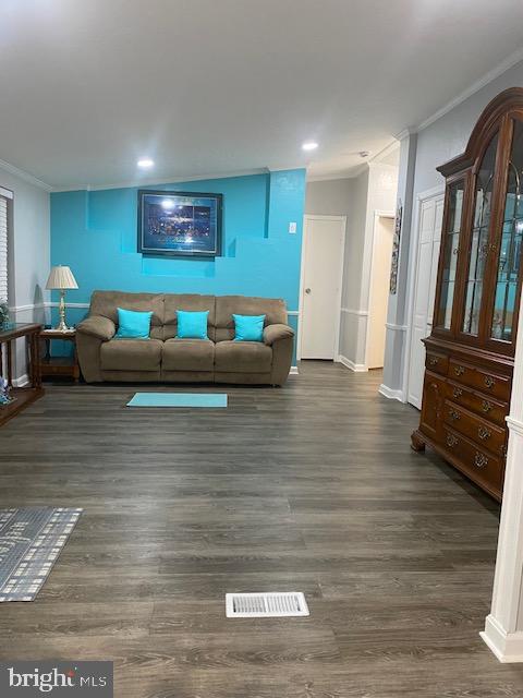 BUSH RIVER MANOR - Residential