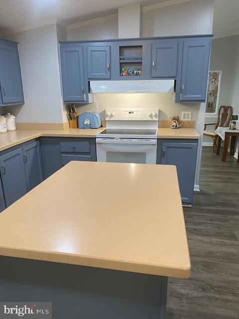 BUSH RIVER MANOR - Residential